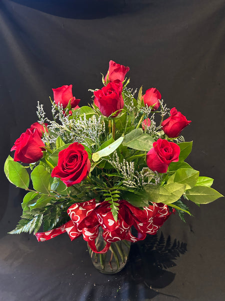 Contemporary Red Roses - 1 Dozen